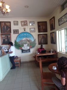 Moshin kaupungin ja siellä kahvilla Coffee Union Cafèssa 